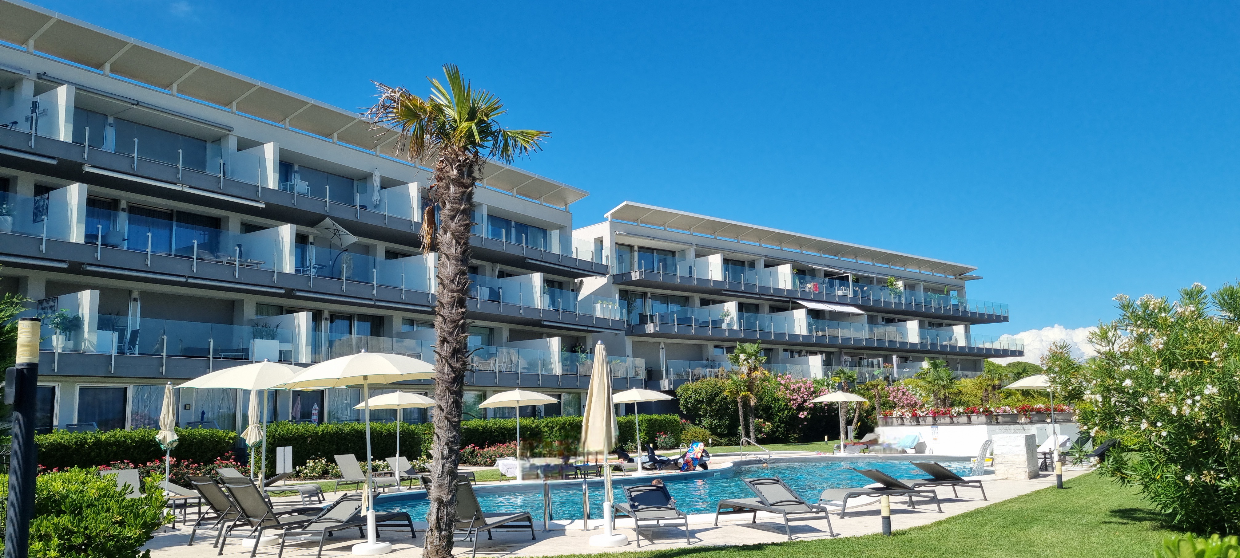 Laguna Palace Resort