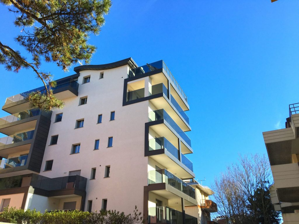 Wave Tower Apartments